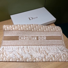 CHRISTIAN DIOR